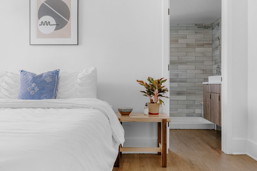 Ogrzewanie podłogowe w sypialni – czy to się opłaca?