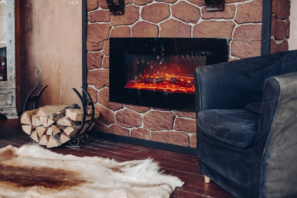 Wprowadzenie ciepła i przytulności do domu za pomocą nowoczesnych rozwiązań – przewodnik po wyborze idealnego kominka ścienngo