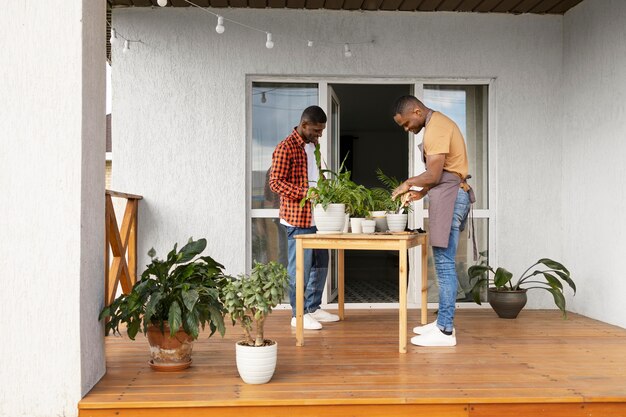 Jak wykorzystać eko-sztuczki do odświeżenia twojego domu i ogrodu?